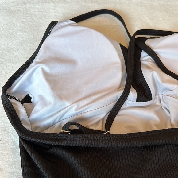 NWOT Black Ribbed One Piece Swimsuit - Picture 7 of 8